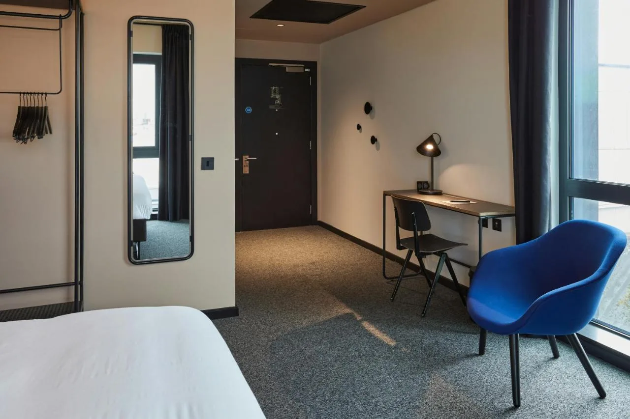 Queen Room - Disability Access