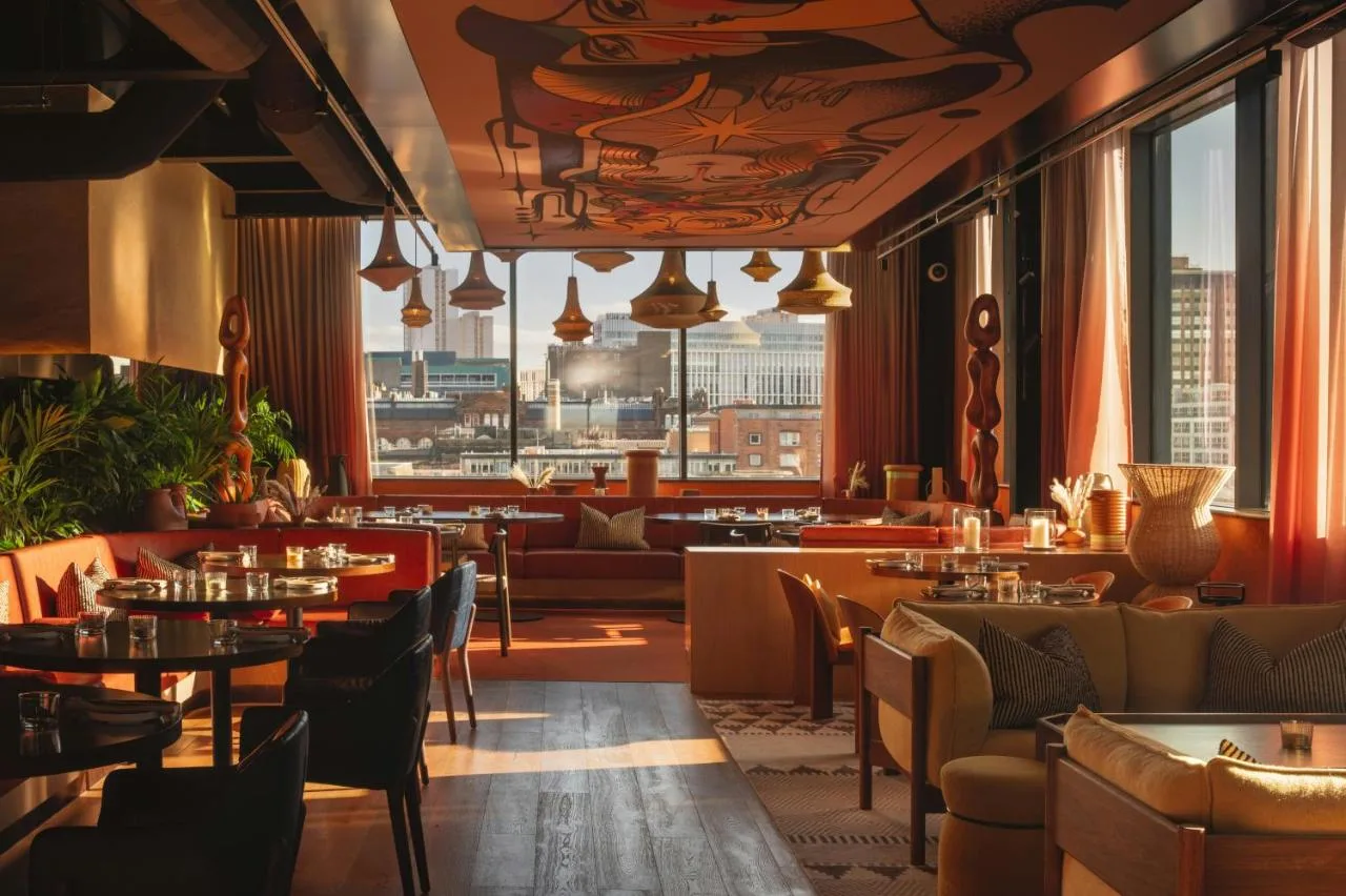 Restaurant with a view of the city at The Social Hub Glasgow